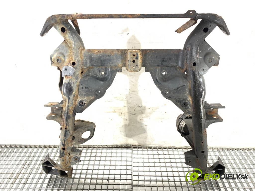 BMW E83 SUV 2004 110 kW 2.0 d 1995 výztuha pod motor  (Výztuhy přední)