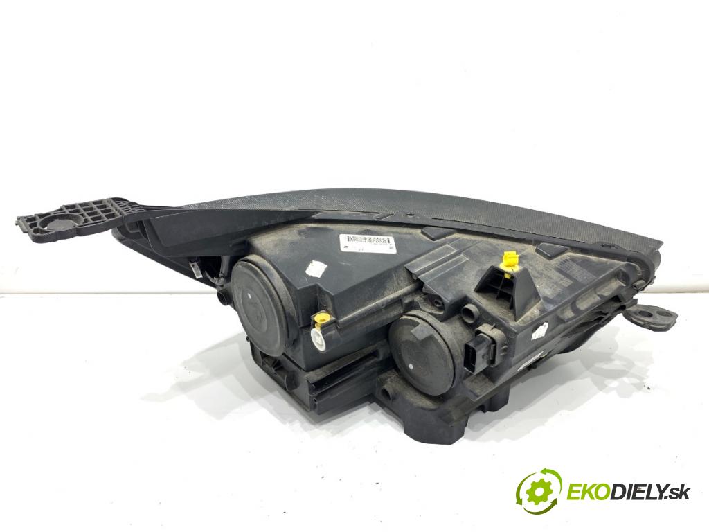 OPEL GRANDLAND SUV 2019 96 kW 1.2 (75) 1199 světlomet levý přední část LED YP00015780