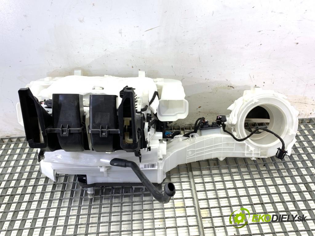 OPEL GRANDLAND SUV 2019 96 kW 1.2 (75) 1199 Výhrevné teleso, radiátor kúrenia KOMBAJN 5P1320300