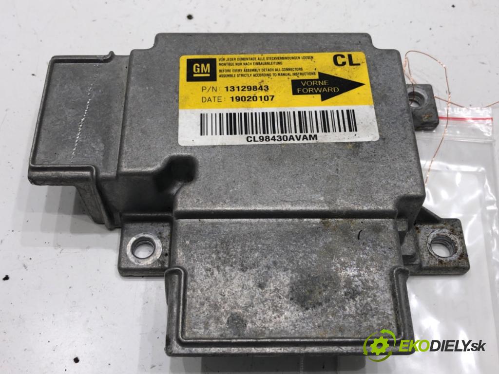 OPEL VECTRA C sedan 2002 90 kW 1.8 16V 1796 senzor airbag 13129843 (Snímače)