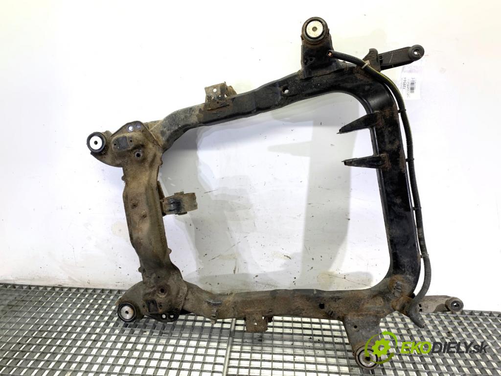 OPEL VECTRA C sedan 2002 90 kW 1.8 16V 1796 výztuha pod motor  (Výztuhy přední)