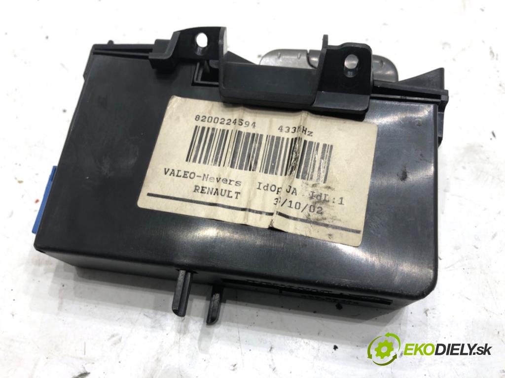 RENAULT ESPACE IV nadwozie wielkoprzestrzenne (MPV) 2002 88 kW 1.9 dCi (JK0U, JK0G) 1870 spinačka 8200224594 (Spínacia skrinka)