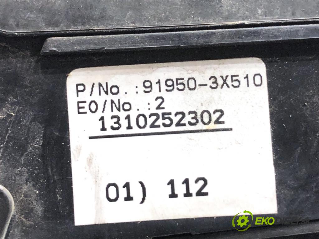 KIA CEED Kombi 2014 94 kW 1.6 CRDi 128 1582 skříňka poistková 91216-A2073 (Pojistkové skříňky)