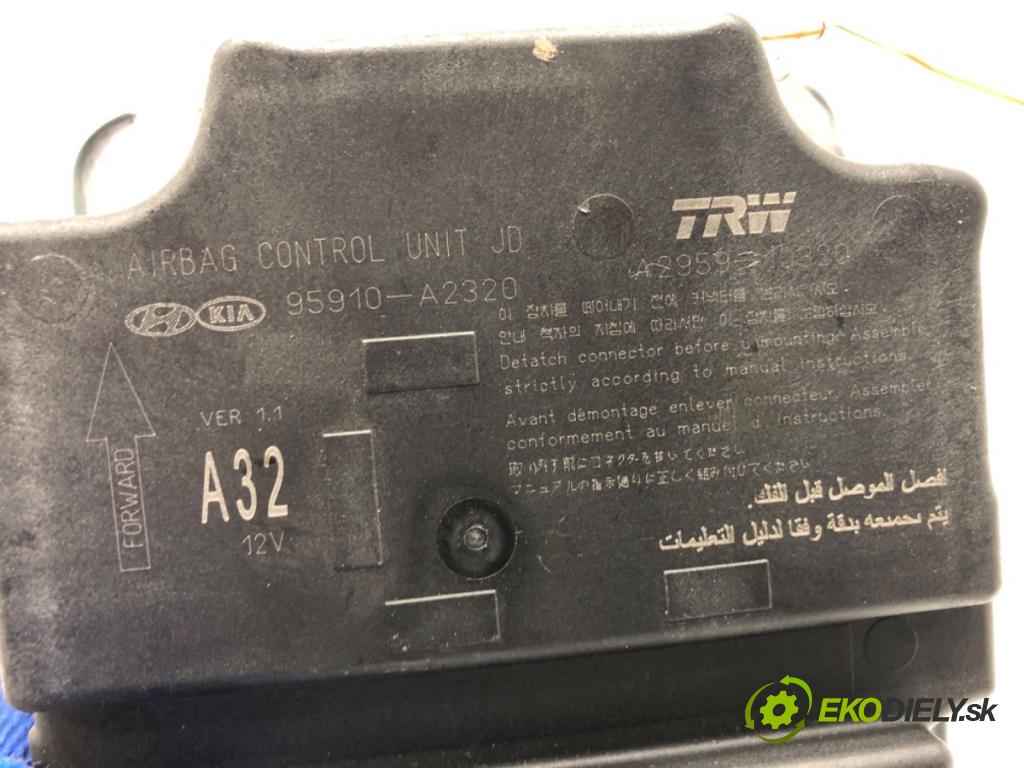 KIA CEED Kombi 2014 94 kW 1.6 CRDi 128 1582 senzor airbag 95910-A2320 (Snímač)
