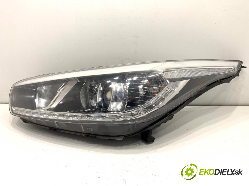 KIA CEED Kombi 2014 94 kW 1.6 CRDi 128 1582 světlomet levý přední část 92101-A2220