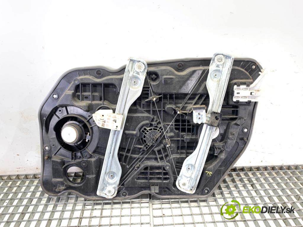 KIA CEED Kombi 2014 94 kW 1.6 CRDi 128 1582 mechanismus okna levý přední část 82470-A2300