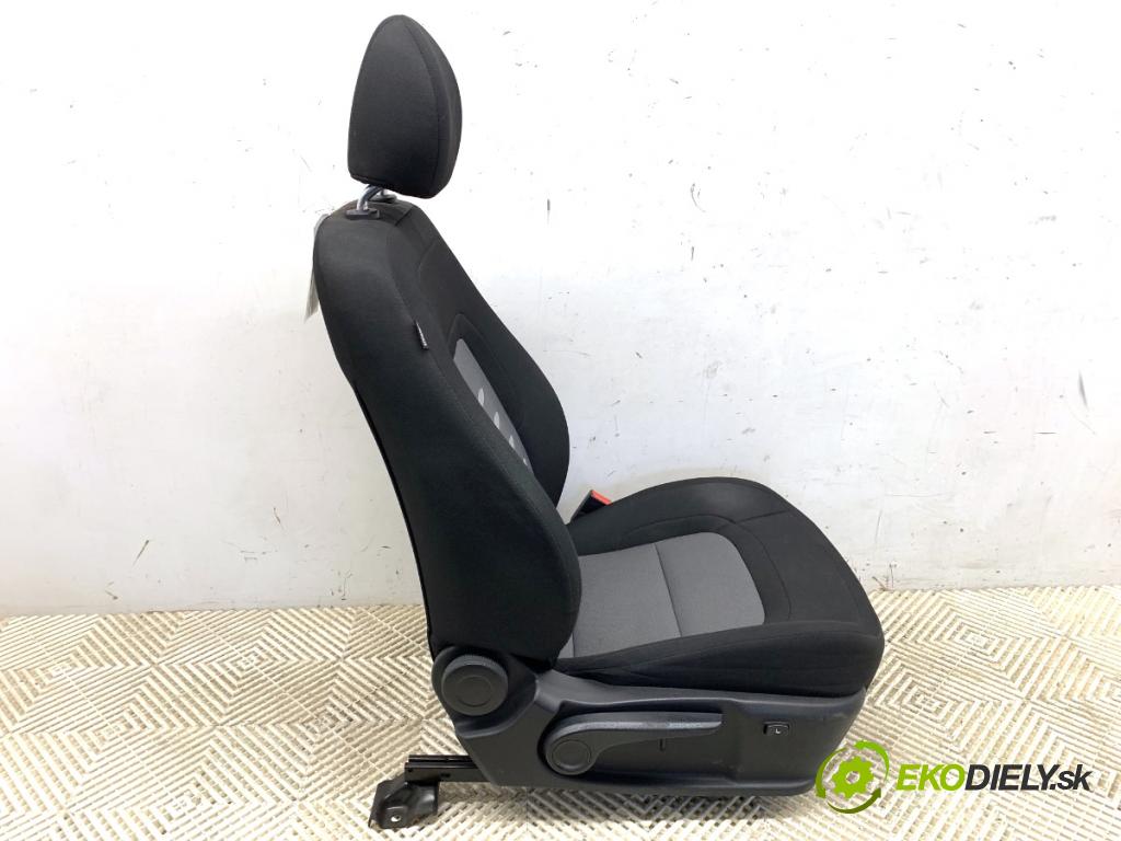 KIA CEED Kombi 2014 94 kW 1.6 CRDi 128 1582 Sedadlo pravy predný
