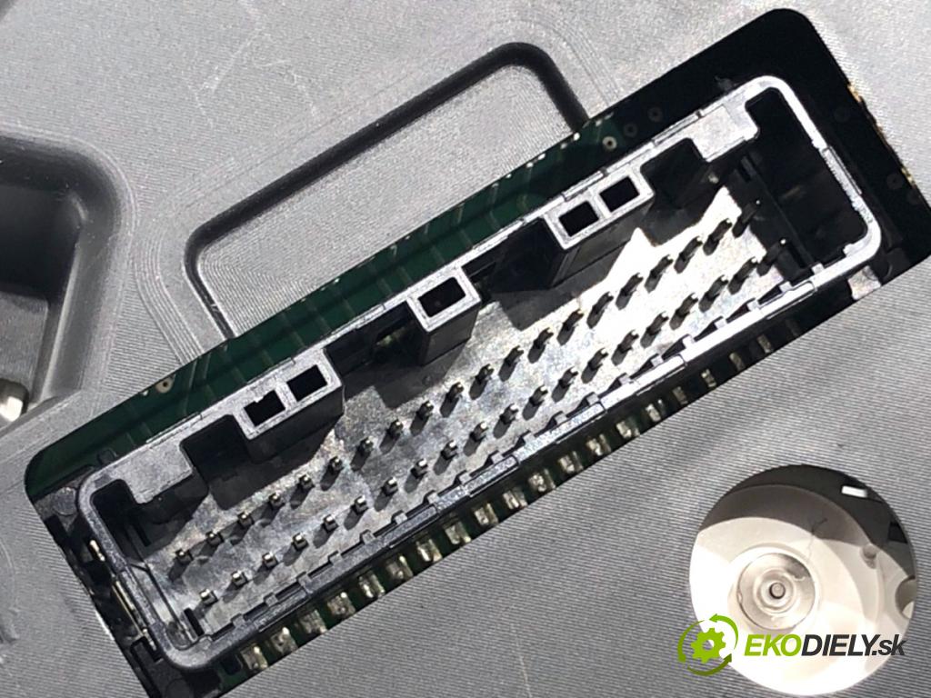 KIA CEED Kombi 2014 94 kW 1.6 CRDi 128 1582 Prístrojovka 94013-A2432 (Prístrojová doska)