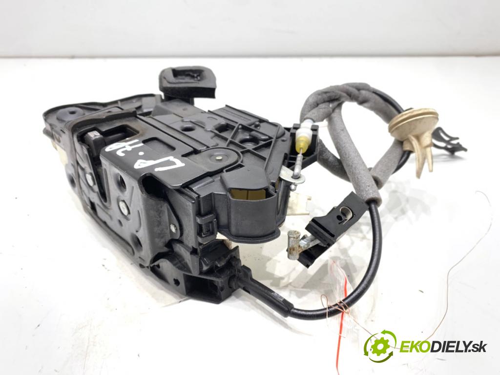 VW GOLF VII liftback 2014 77 kW 1.6 TDI 1598 zámok dveře levý přední část 5K1837015E