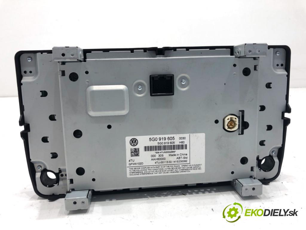 VW GOLF VII liftback 2014 77 kW 1.6 TDI 1598 RADIO Dislpej 5G0919605