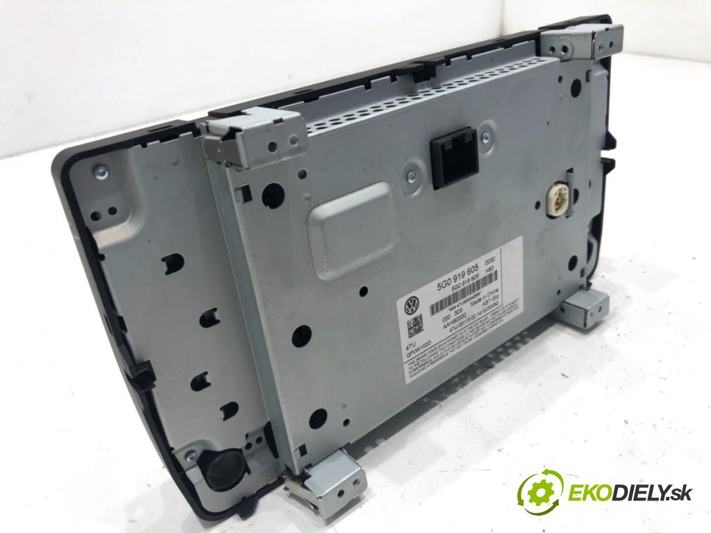 VW GOLF VII liftback 2014 77 kW 1.6 TDI 1598 RADIO Dislpej 5G0919605