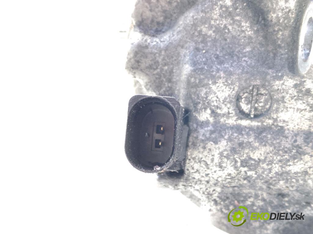VW GOLF VII liftback 2014 77 kW 1.6 TDI 1598 Kompresor klimatizácie 5Q0820803 (Kompresor klimatizácie)