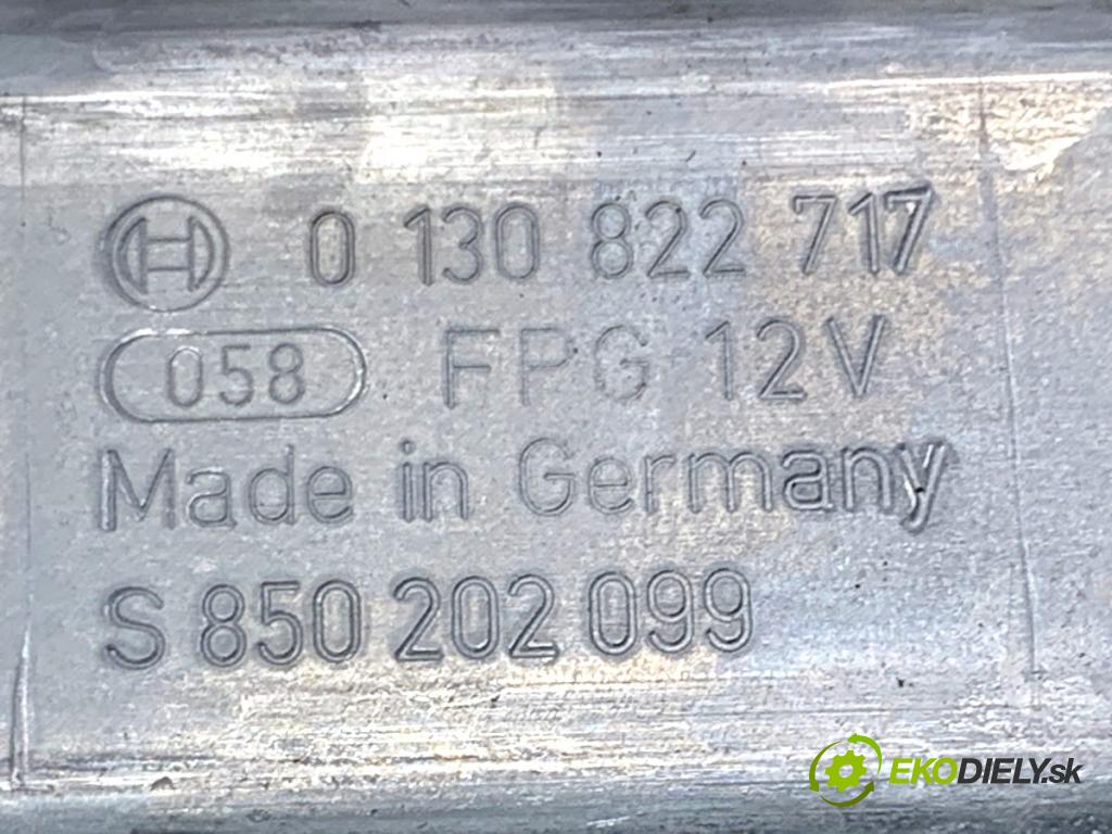 VW GOLF VII liftback 2014 77 kW 1.6 TDI 1598 mechanismus okna levý přední část 5G4837461G