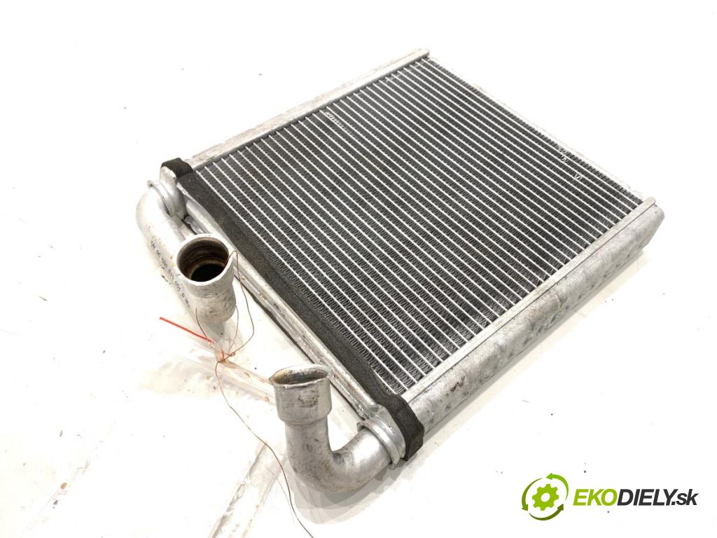 VW GOLF VII liftback 2014 77 kW 1.6 TDI 1598 topné těleso radiátor topení 5Q0819031A (Radiátory topení)