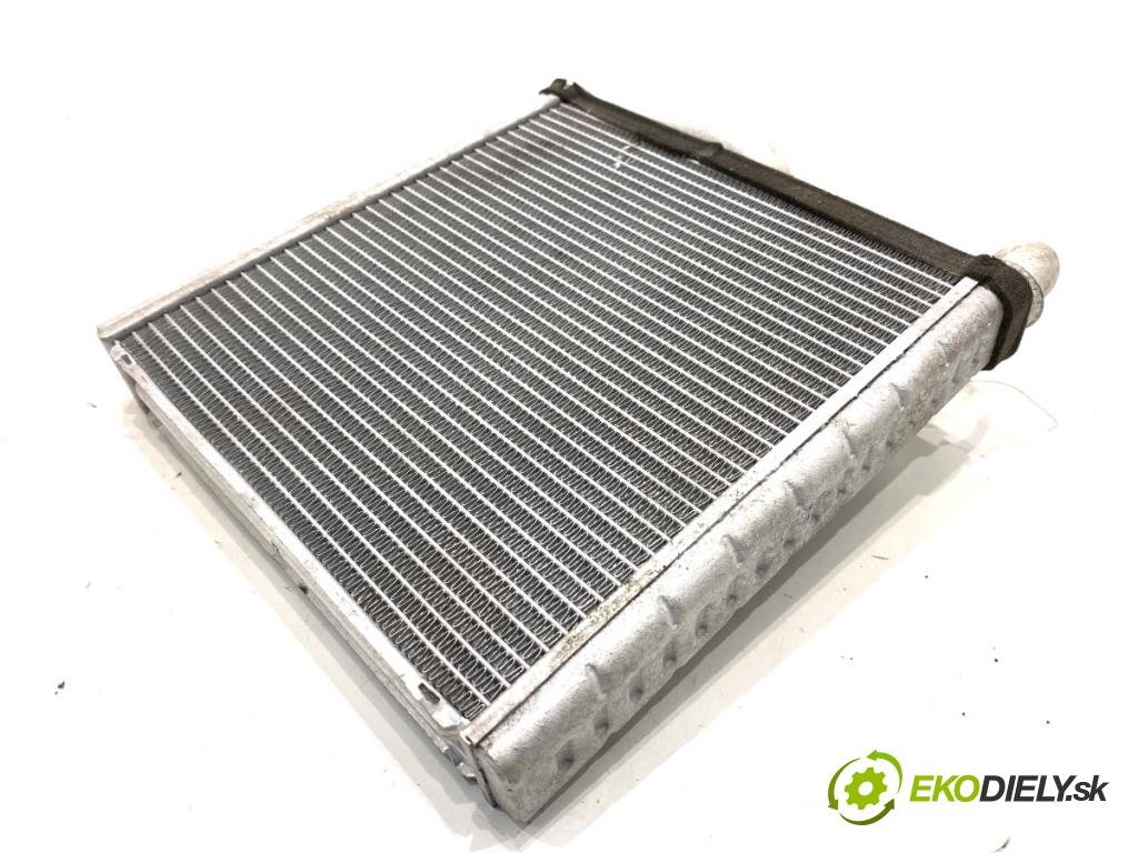 VW GOLF VII liftback 2014 77 kW 1.6 TDI 1598 topné těleso radiátor topení 5Q0819031A (Radiátory topení)