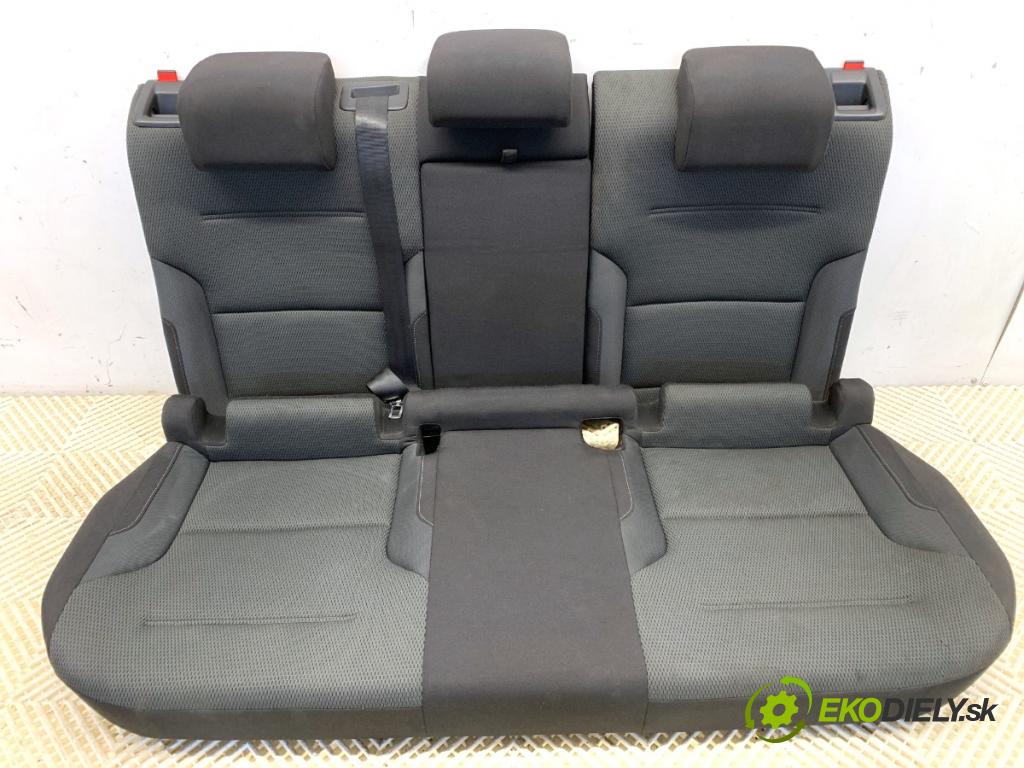 VW GOLF VII liftback 2014 77 kW 1.6 TDI 1598 Sedadlo druhý rad 