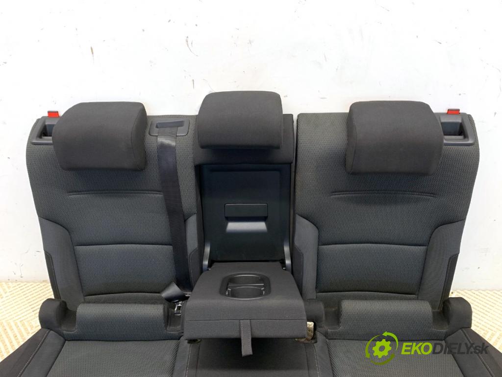 VW GOLF VII liftback 2014 77 kW 1.6 TDI 1598 Sedadlo druhý rad