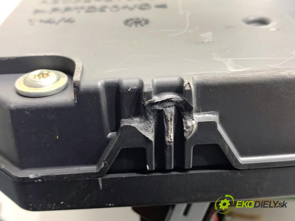 PEUGEOT 508 I sedan 2011 120 kW 2.0 HDi 1997 modul BSI 9664992380 (Pojistkové skříňky)