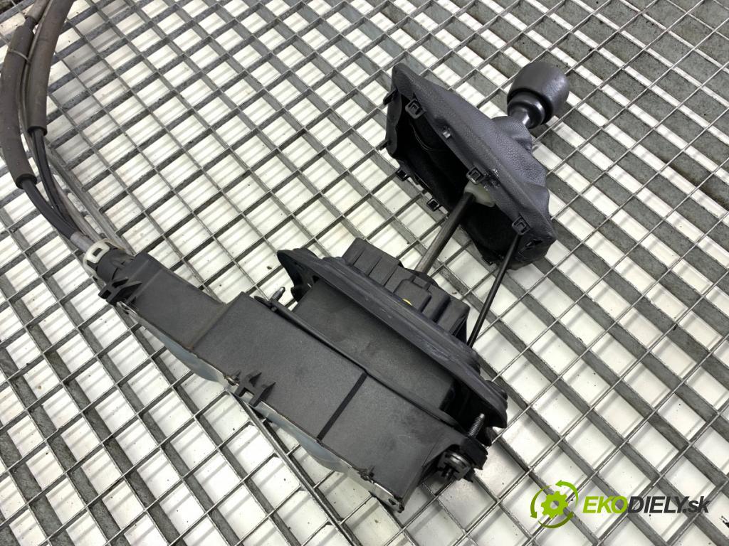 PEUGEOT 508 I sedan 2011 120 kW 2.0 HDi 1997 Kulisa 9614412E (Rýchlostná páka (kulisa))