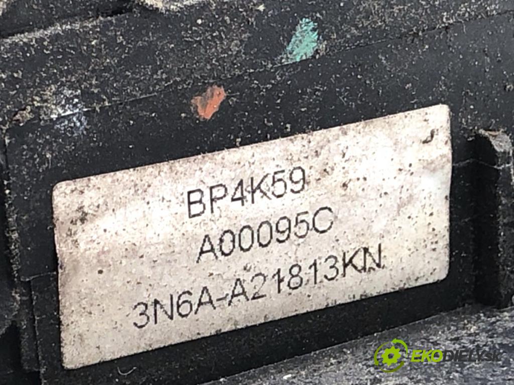 MAZDA 3 liftback 2006 80 kW 1.6 DI Turbo 1560 zámok dveře levý přední část 3N6A-A21813-KN