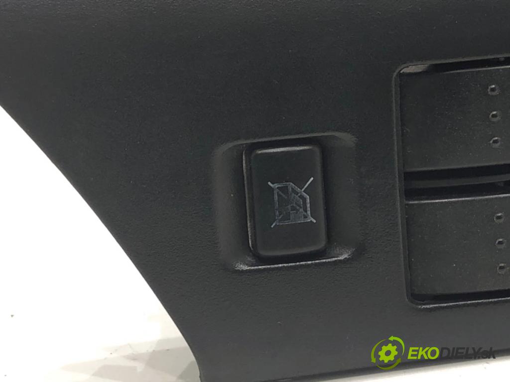 MAZDA 3 liftback 2006 80 kW 1.6 DI Turbo 1560 Prepínač okien 03123000BP4L66350 (Prepínacie páčky pod volantom)