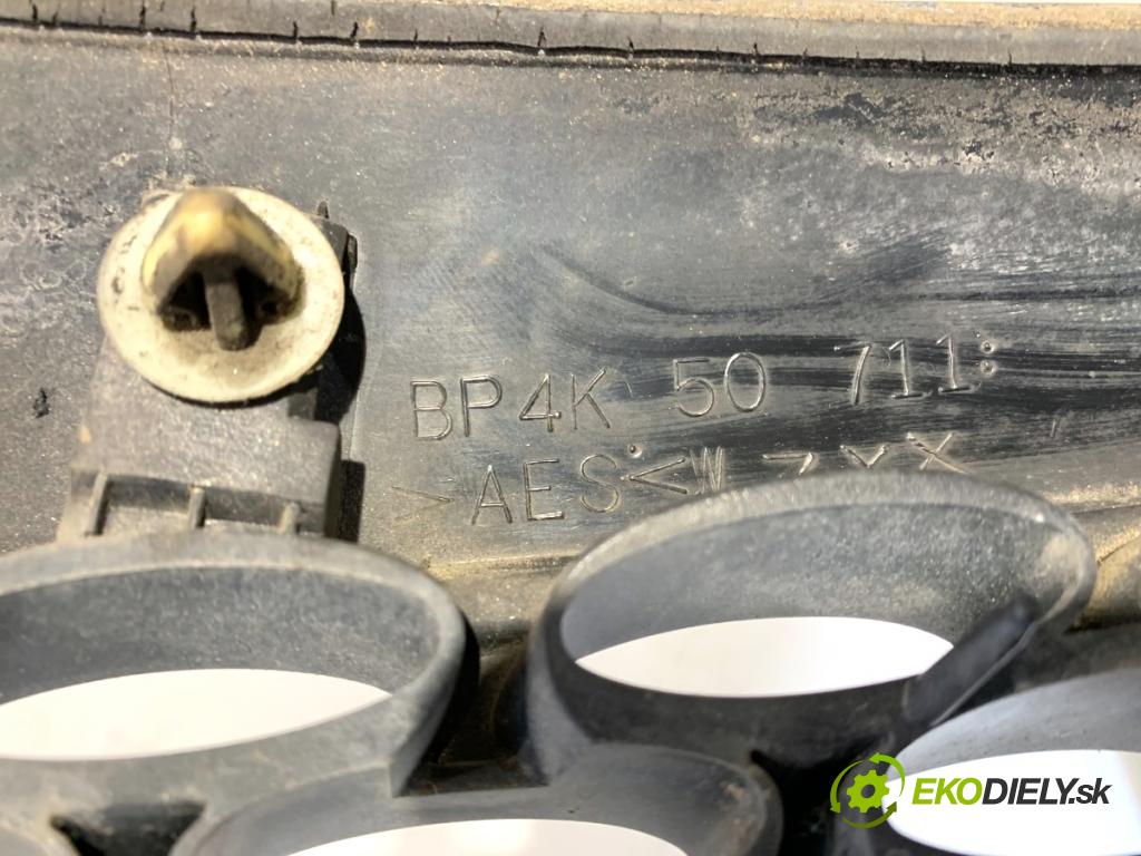 MAZDA 3 liftback 2006 80 kW 1.6 DI Turbo 1560 Mriežka maska  (Mriežka predná (maska chladiča))