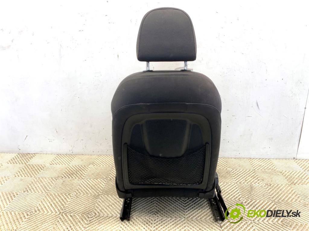 AUDI A4 B8 sedan 2007 105 kW 2.0 TDI 1968 Sedadlo pravy predný