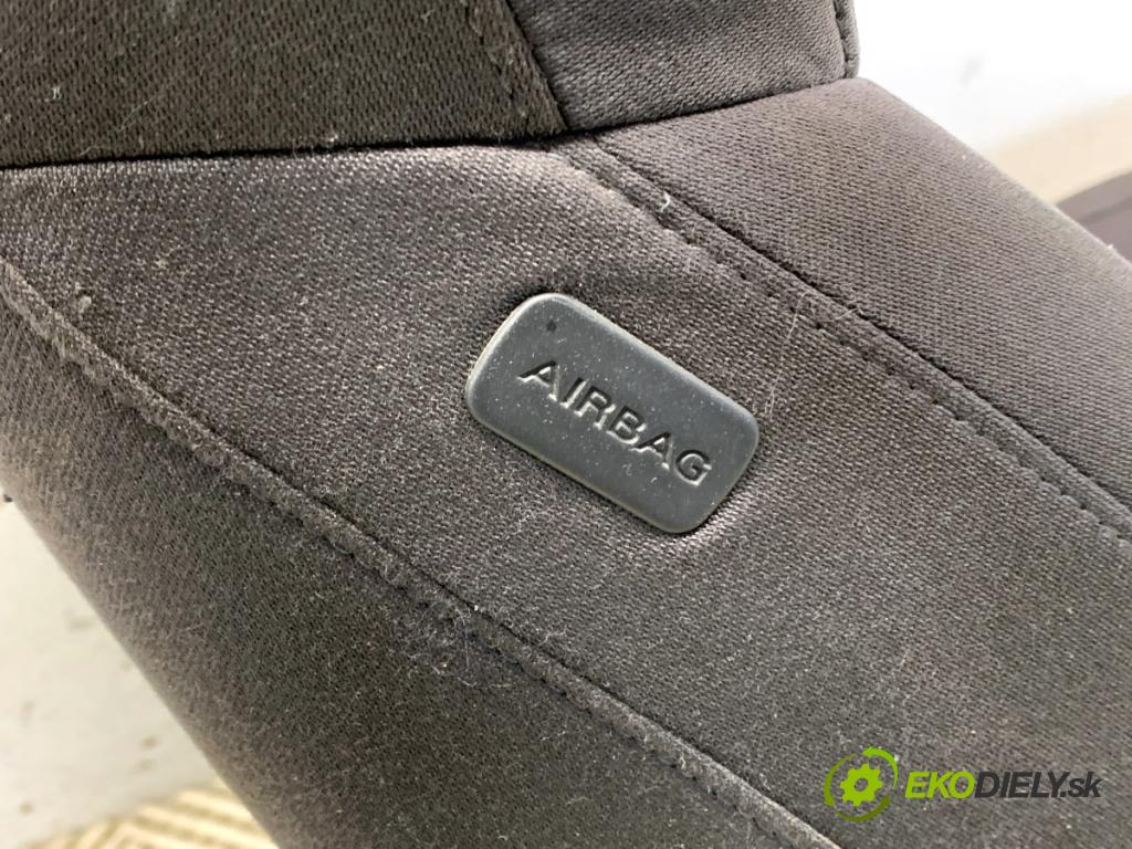 AUDI A4 B8 sedan 2007 105 kW 2.0 TDI 1968 Sedadlo pravy predný