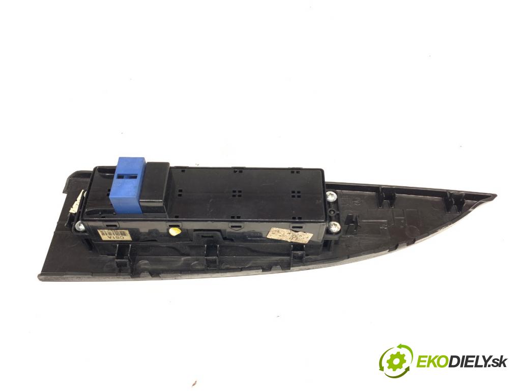 SSANGYONG ACTYON SUV 2007 104 kW 2.0 Xdi 1998 Prepínač okien 72250-09000 (Prepínacie páčky pod volantom)