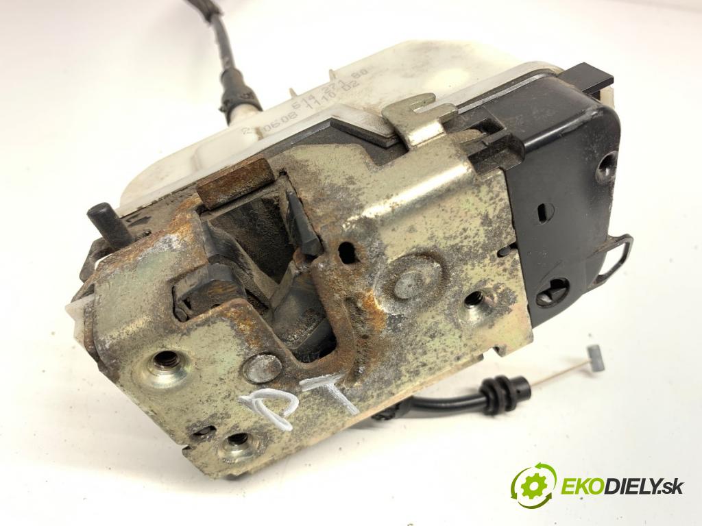 CITROEN C3 I liftback 2008 44 kW 1.1 i 1124 zámok dveře pravý zadní část 61427180