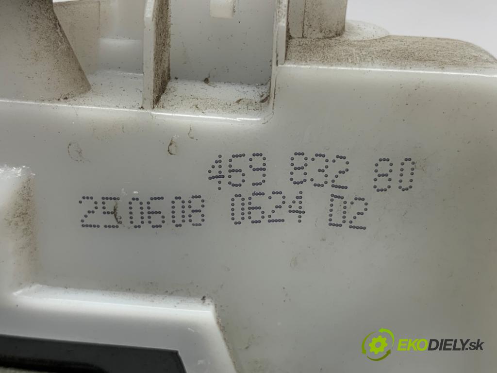 CITROEN C3 I liftback 2008 44 kW 1.1 i 1124 zámok dveře pravý přední část 46983280