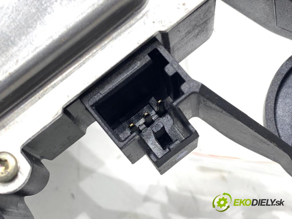 FORD FIESTA MK6 liftback 2006 44 kW 1.3 1299 motor stěračů zadní část 2S61-A17K441-AB