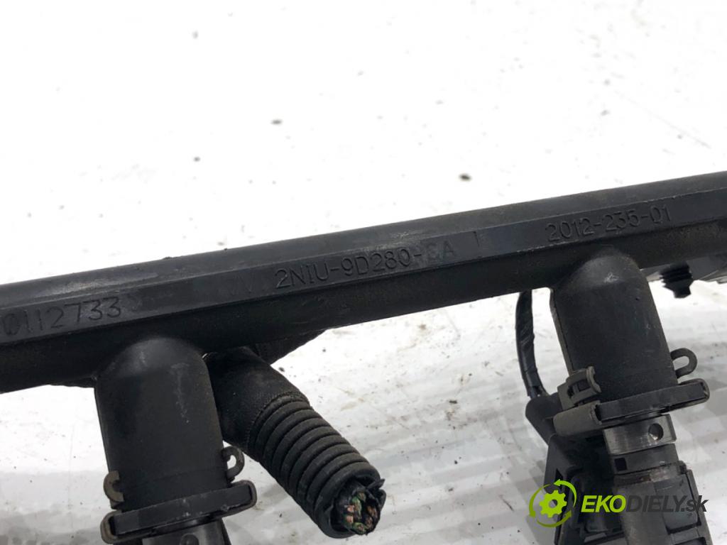 FORD FIESTA MK6 liftback 2006 44 kW 1.3 1299 Lišta vstrekovacia 2NIU-9D280-CA (Vstrekovacia lišta)