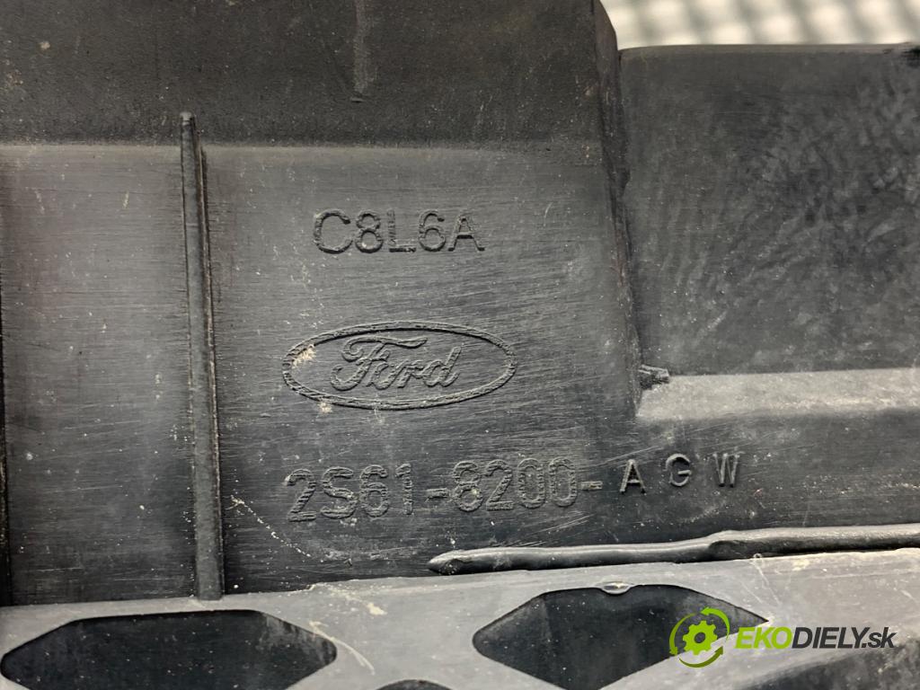 FORD FIESTA MK6 liftback 2003 51 kW 1.3 1299 Mriežka maska 2S61-8200-AG (Mriežka predná (maska chladiča))