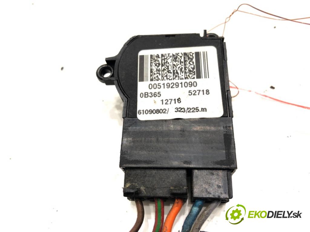 PEUGEOT BIPPER Nadwozie pełne/minivan 2008 50 kW 1.4 HDi 1398 Kocka, vložka spínacej skrinky 00519291090 (Spínacia skrinka)