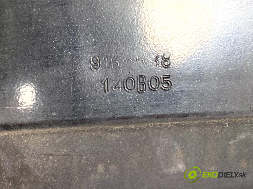 OPEL CORSA C liftback 2005 44 kW 1.0 (F08, F68) 998 výztuha nárazníka přední část  (Výztuhy přední)