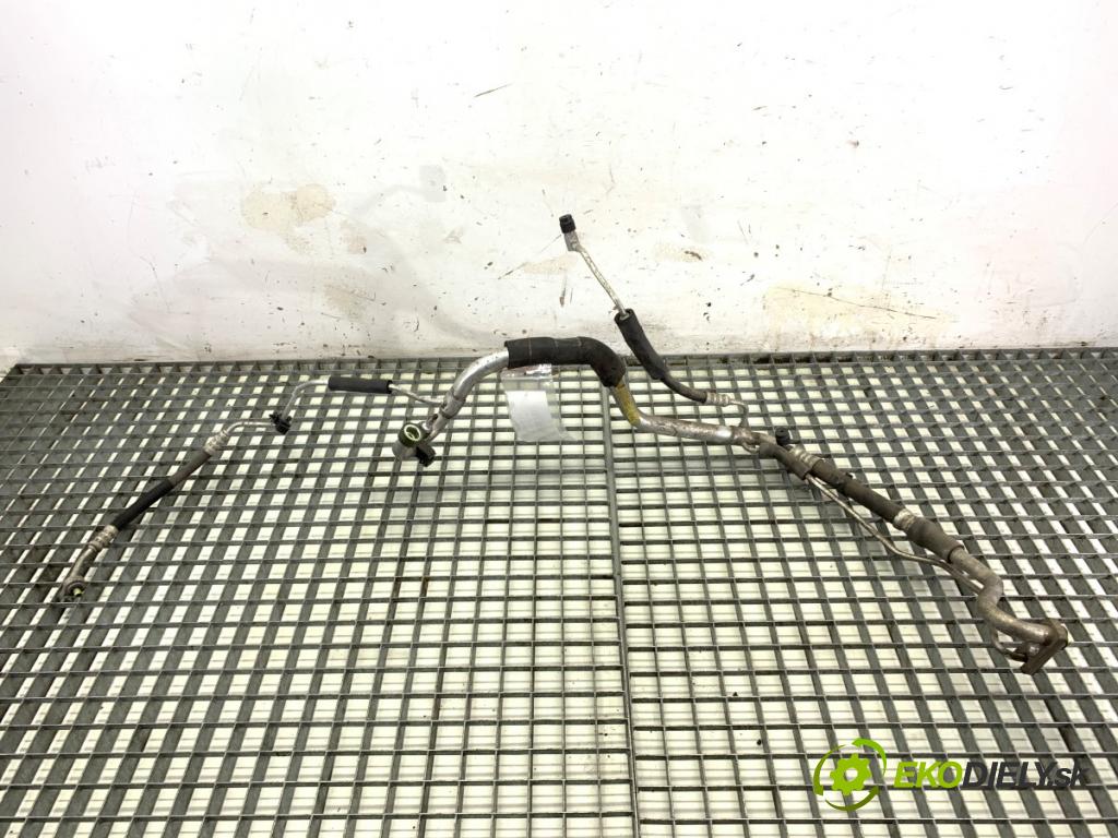 OPEL ASTRA J liftback 2011 132 kW 1.6 (08) 1598 rúrka klimatizace  (Rozvody klimatizace)