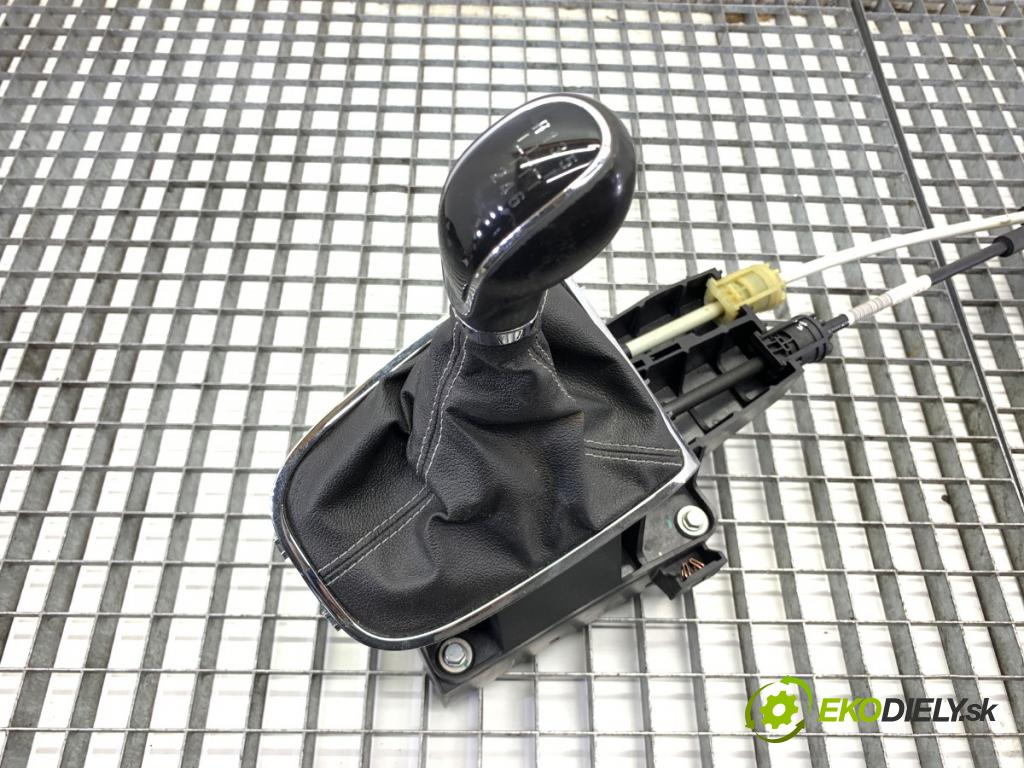 OPEL ASTRA J liftback 2011 132 kW 1.6 (08) 1598 Kulisa  (Rýchlostná páka (kulisa))