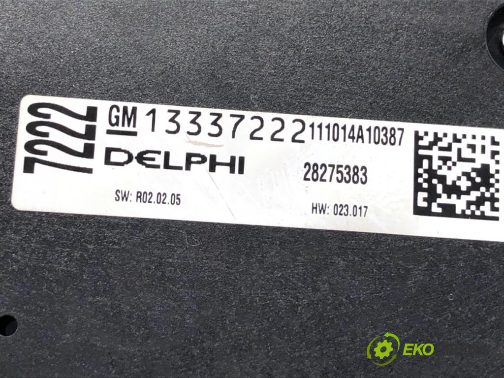 OPEL ASTRA J liftback 2011 132 kW 1.6 (08) 1598 Panel ovládania radia 13337222 (Prepínacie páčky pod volantom)