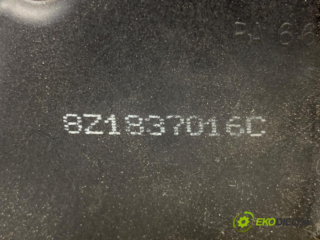 AUDI A2 liftback 2000 55 kW 1.4 1390 zámok dveře pravý přední část 8Z1837016C