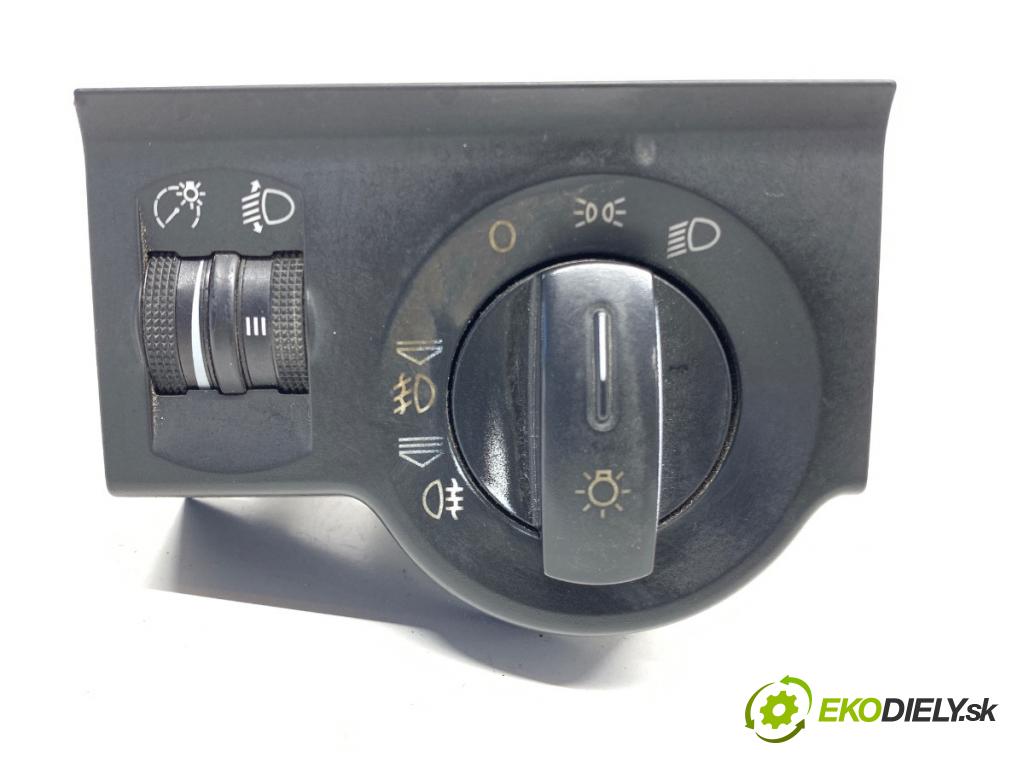 AUDI A2 liftback 2000 55 kW 1.4 1390 Spínač svetiel 8Z1941531