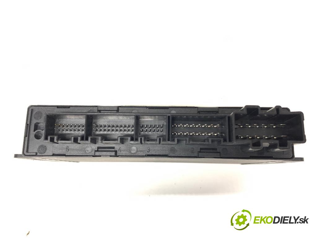 AUDI A2 liftback 2000 55 kW 1.4 1390 Modul komfortu 8Z0959433N (Modul komfortu)
