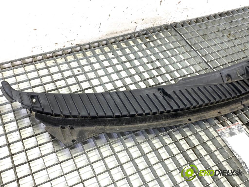 DAIHATSU SIRION liftback 2004 43 kW 1.0 i (M100) 989 torpédo plast pod čelní okno 55753-97202 (Torpéda)