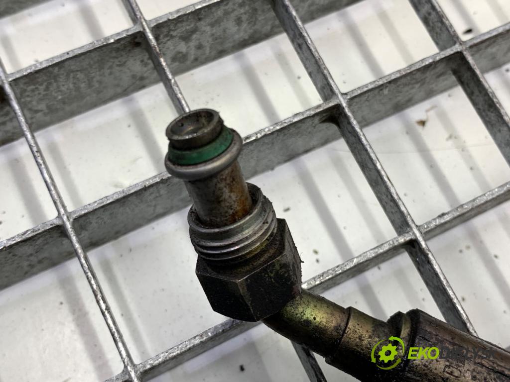 MERCEDES-BENZ W203 sedan 2002 105 kW C 220 CDI (203.006) 2148 hadica servočerpadlo  (Rúrka servočerpadla)