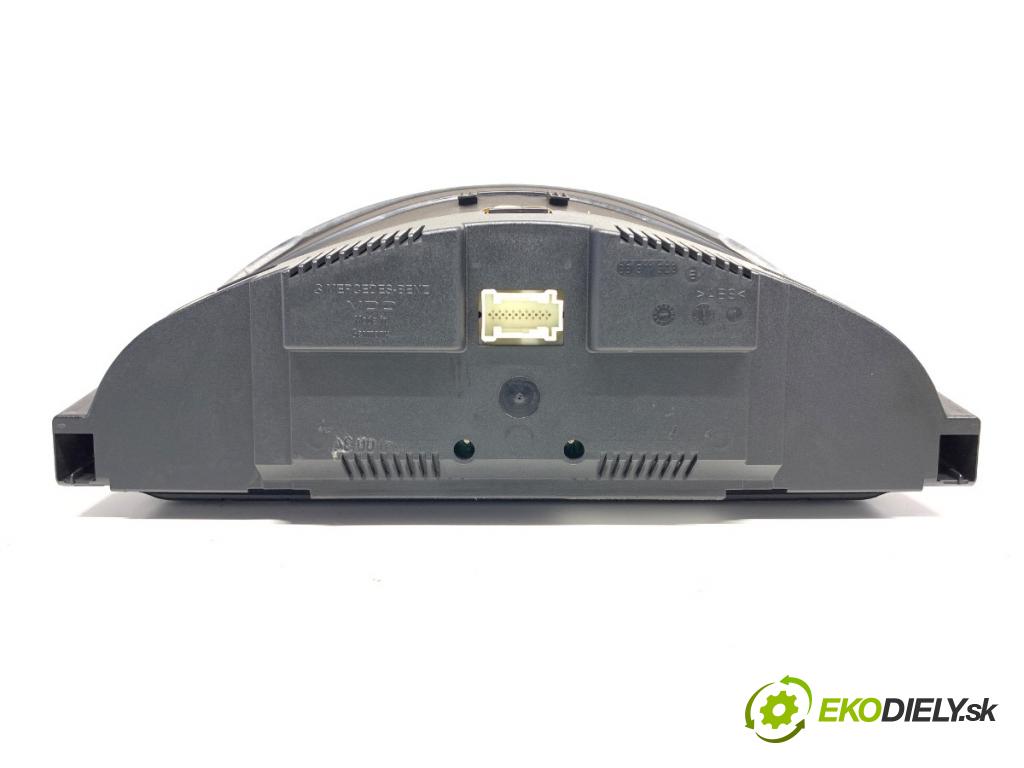 MERCEDES-BENZ W203 sedan 2002 105 kW C 220 CDI (203.006) 2148 Prístrojovka A2035403911 (Prístrojová doska)