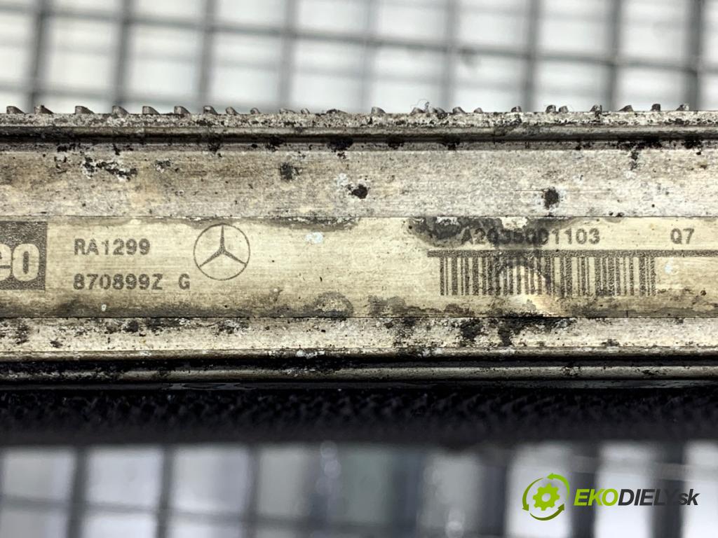 MERCEDES-BENZ W203 sedan 2002 105 kW C 220 CDI (203.006) 2148 chladič vody A2035001103 (Chladiče vody)