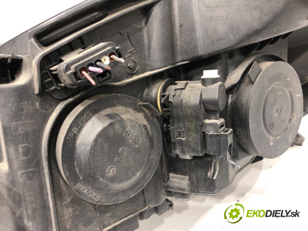 RENAULT SCENIC III nadwozie wielkoprzestrzenne (MPV) 2012 96 kW 1.6 dCi (JZ00, JZ12) 1598 světlomet pravý přední část 260106928R