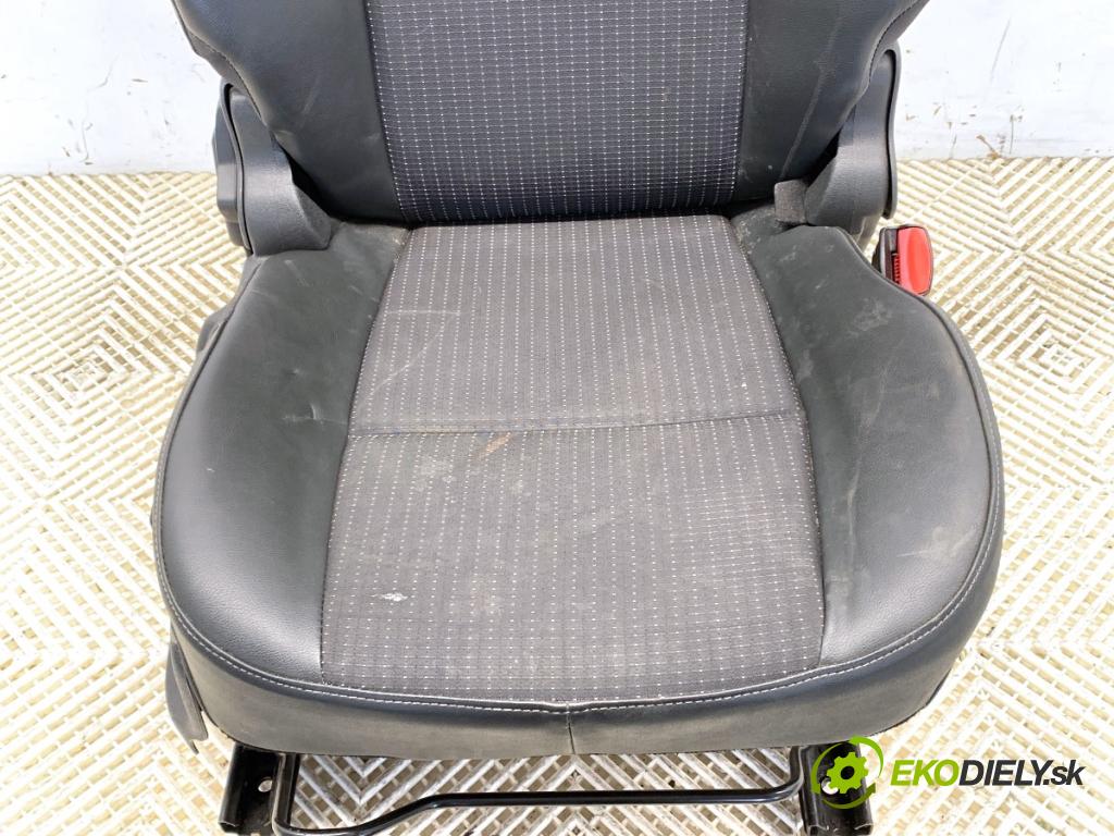 RENAULT SCENIC III nadwozie wielkoprzestrzenne (MPV) 2012 96 kW 1.6 dCi (JZ00, JZ12) 1598 Sedadlo pravy predný