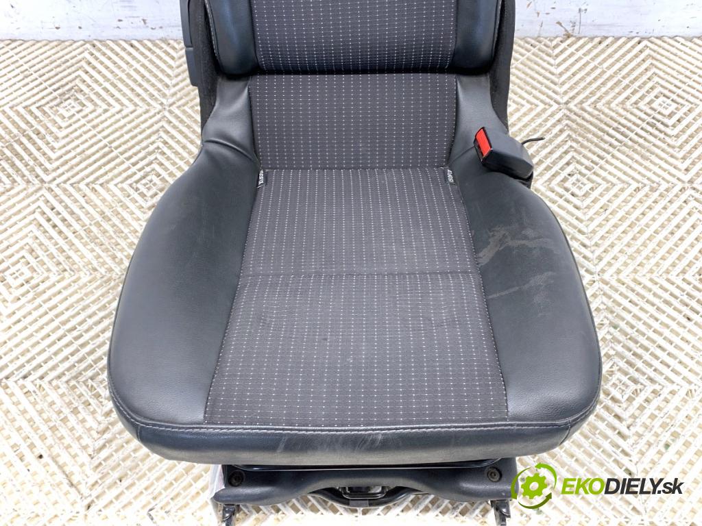 RENAULT SCENIC III nadwozie wielkoprzestrzenne (MPV) 2012 96 kW 1.6 dCi (JZ00, JZ12) 1598 Sedadlo zad