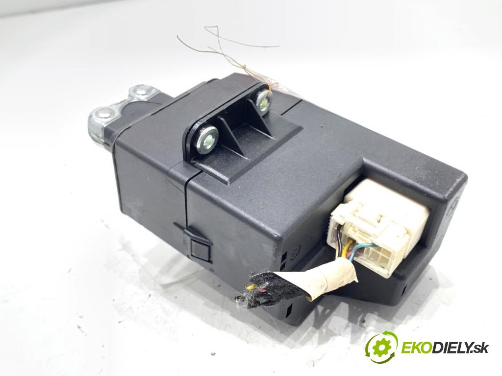 ALFA ROMEO 159 Kombi 2007 110 kW 1.9 JTDM 16V (939BXC1B, 939BXC12) 1910 spinačka 1560616200 (Spínacia skrinka)